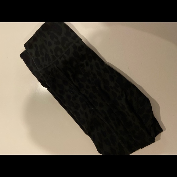 Victoria’s Secret Workout Leggings - Picture 2 of 4